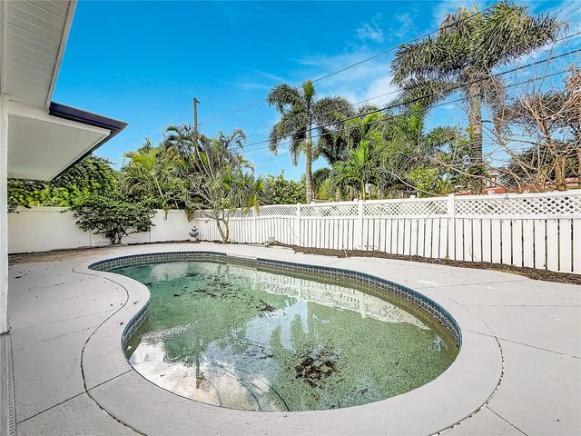 2472 TRADE WINDS DRIVE, Dunedin, FL 34698