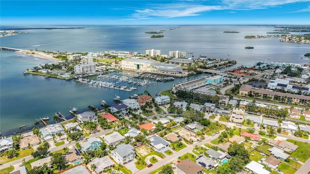 2472 TRADE WINDS DRIVE, Dunedin, FL 34698
