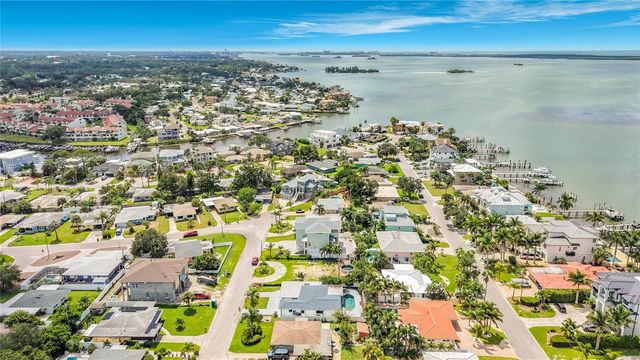 2472 TRADE WINDS DRIVE, Dunedin, FL 34698