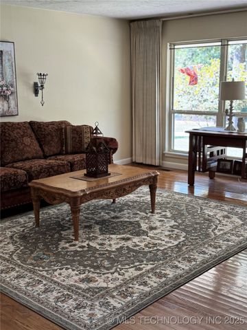 2136 Starlight Court, Bartlesville, OK 74006