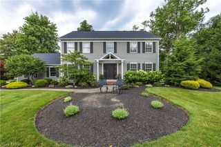 300 Lakeview Circle, Aurora, OH 44202