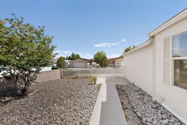 110 Sunrise Bluffs Drive, Belen, NM 87002