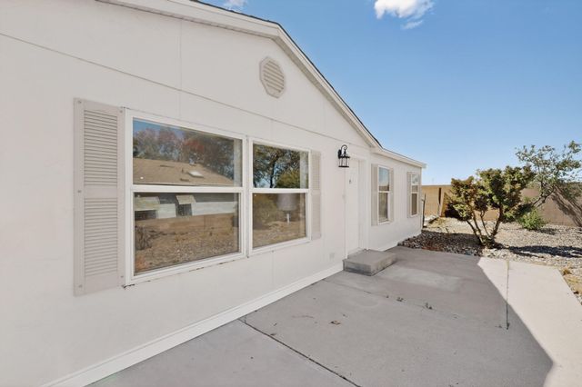 110 Sunrise Bluffs Drive, Belen, NM 87002