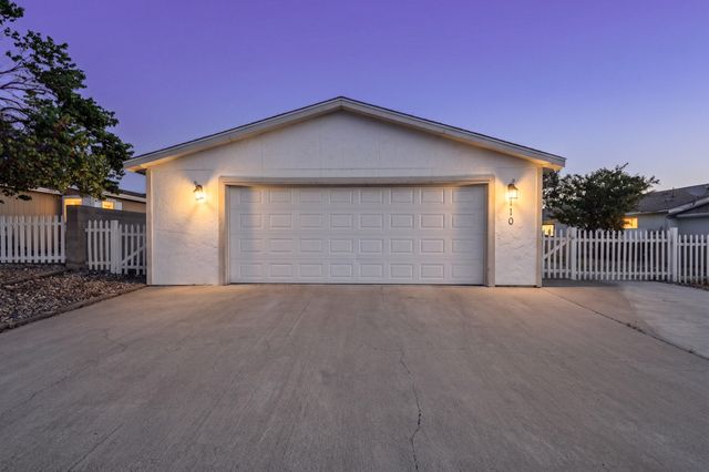 110 Sunrise Bluffs Drive, Belen, NM 87002