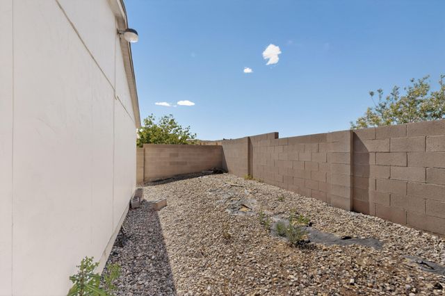 110 Sunrise Bluffs Drive, Belen, NM 87002