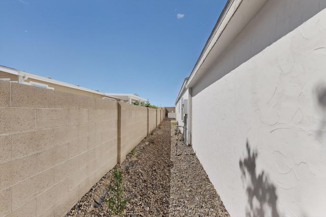 110 Sunrise Bluffs Drive, Belen, NM 87002