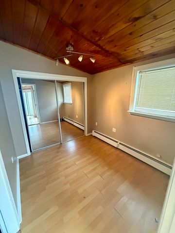 18 Avon St B, Reading, MA 01867