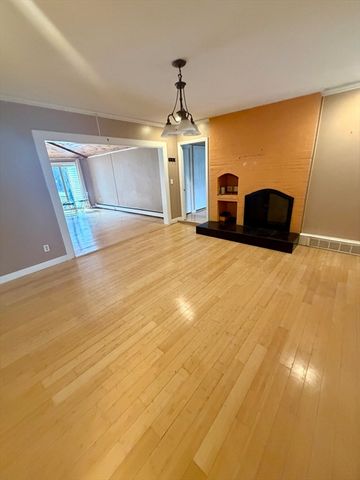 18 Avon St B, Reading, MA 01867