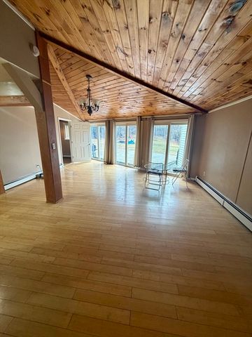 18 Avon St B, Reading, MA 01867