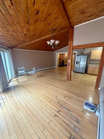 18 Avon St B, Reading, MA 01867