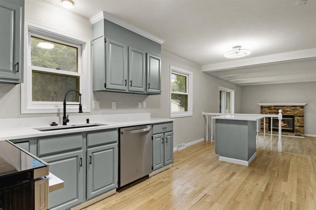 3022 Greenway Trail, Madison, WI 53719