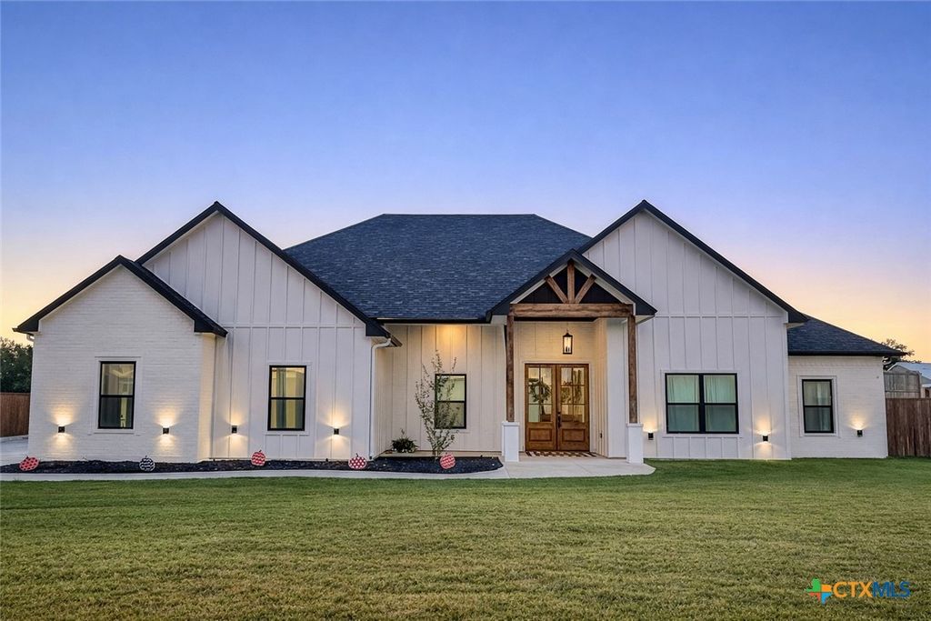 209 Comanche Drive, Gatesville, TX 76528