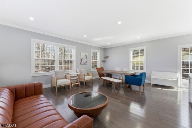 10 Hillside Ave, North Caldwell Boro, NJ 07006