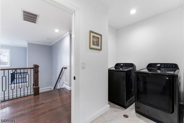 10 Hillside Ave, North Caldwell Boro, NJ 07006