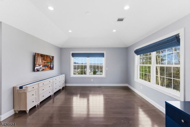 10 Hillside Ave, North Caldwell Boro, NJ 07006