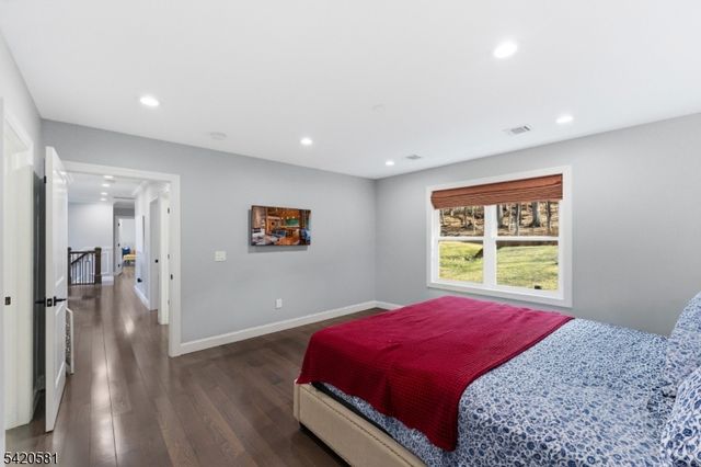 10 Hillside Ave, North Caldwell Boro, NJ 07006