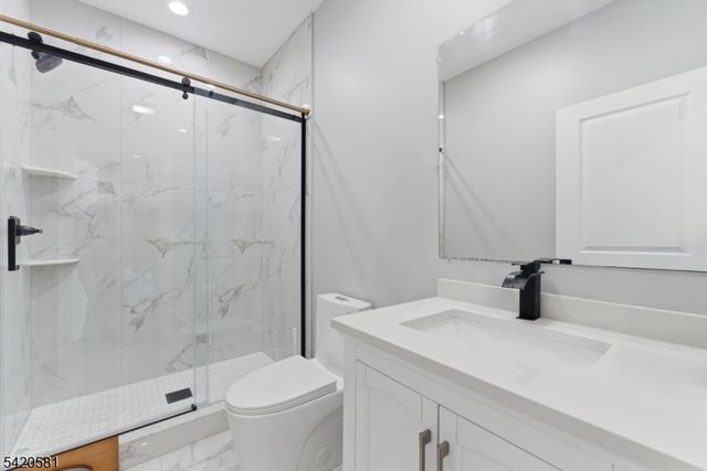 10 Hillside Ave, North Caldwell Boro, NJ 07006