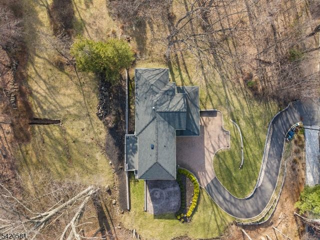 10 Hillside Ave, North Caldwell Boro, NJ 07006