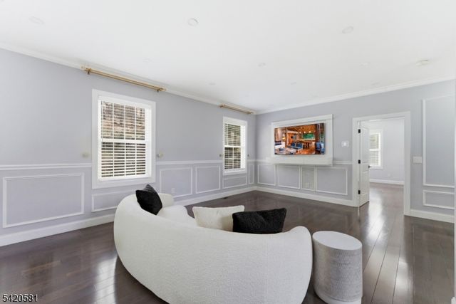 10 Hillside Ave, North Caldwell Boro, NJ 07006