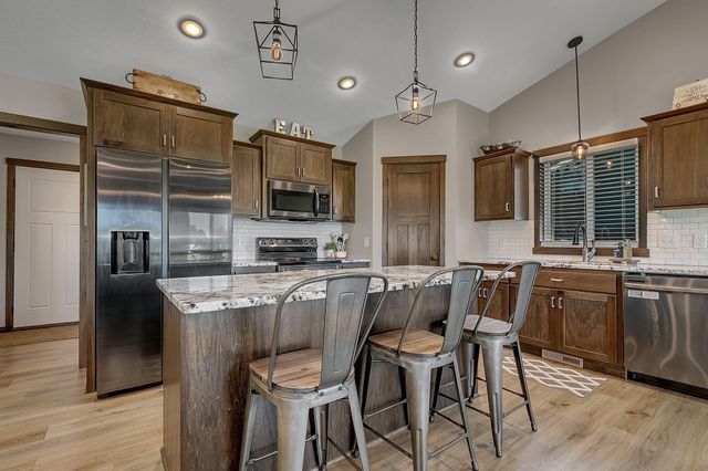 1417 Lavender Ave S, Sartell, MN 56377