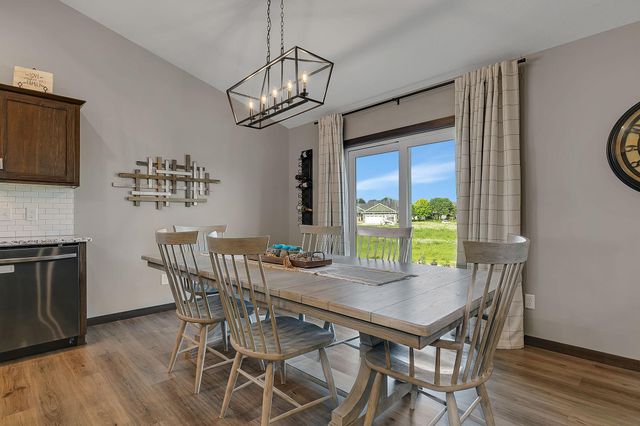 1417 Lavender Ave S, Sartell, MN 56377