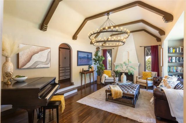 3639 Falcon Avenue, Long Beach, CA 90807