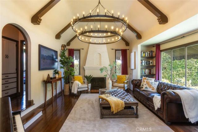 3639 Falcon Avenue, Long Beach, CA 90807