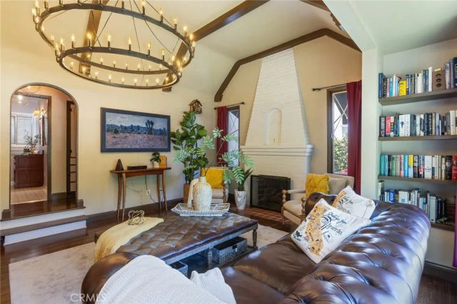 3639 Falcon Avenue, Long Beach, CA 90807