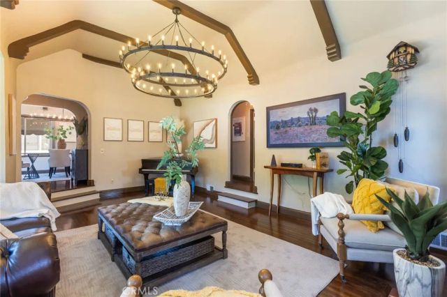 3639 Falcon Avenue, Long Beach, CA 90807