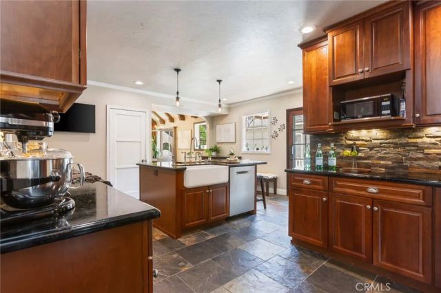 3639 Falcon Avenue, Long Beach, CA 90807
