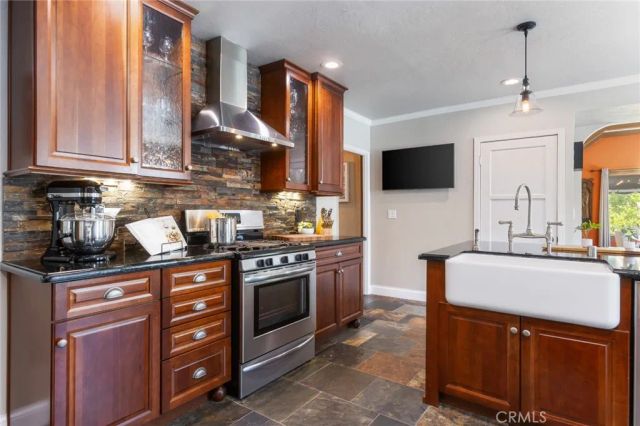 3639 Falcon Avenue, Long Beach, CA 90807