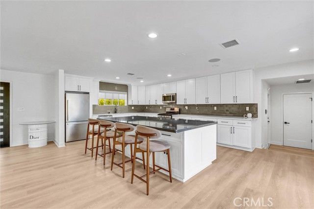 23245 Gonzales Drive, Woodland Hills (los Angeles), CA 91367