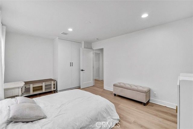 23245 Gonzales Drive, Woodland Hills (los Angeles), CA 91367