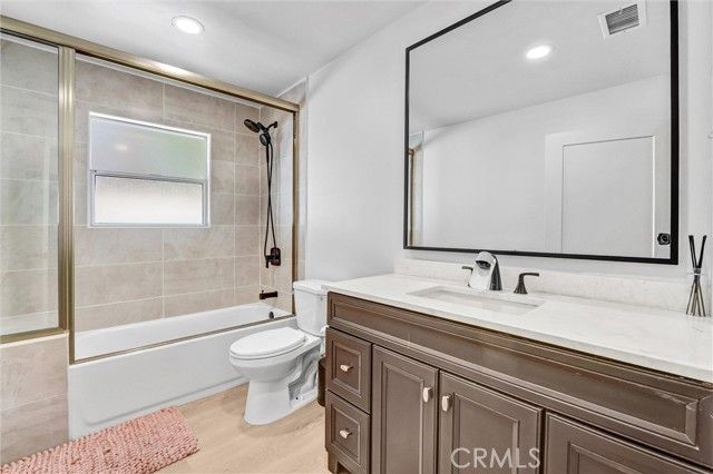 23245 Gonzales Drive, Woodland Hills (los Angeles), CA 91367