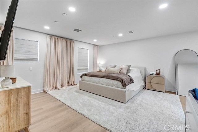 23245 Gonzales Drive, Woodland Hills (los Angeles), CA 91367