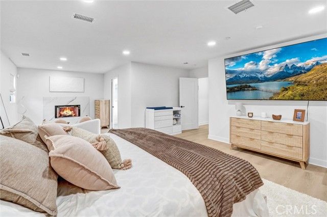 23245 Gonzales Drive, Woodland Hills (los Angeles), CA 91367