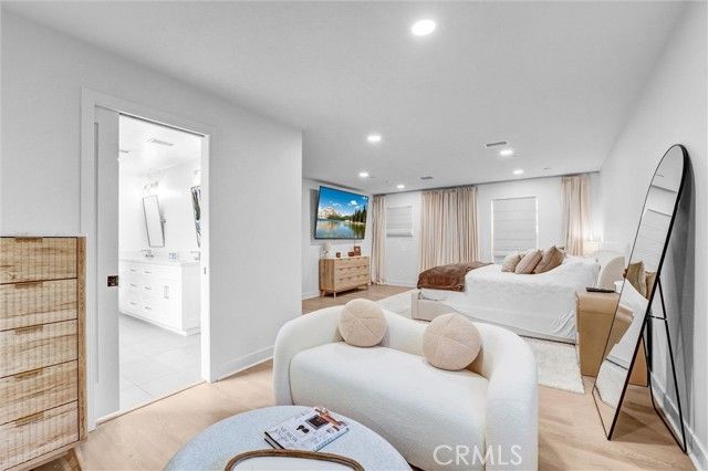 23245 Gonzales Drive, Woodland Hills (los Angeles), CA 91367