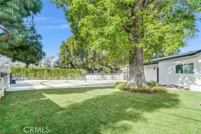 23245 Gonzales Drive, Woodland Hills (los Angeles), CA 91367