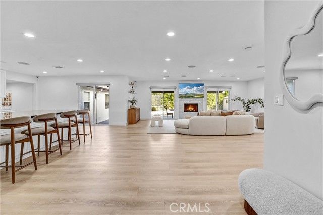 23245 Gonzales Drive, Woodland Hills (los Angeles), CA 91367