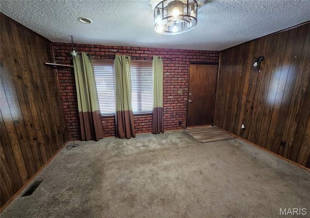 2817 MARYVILLE Road, Granite City, IL 62040