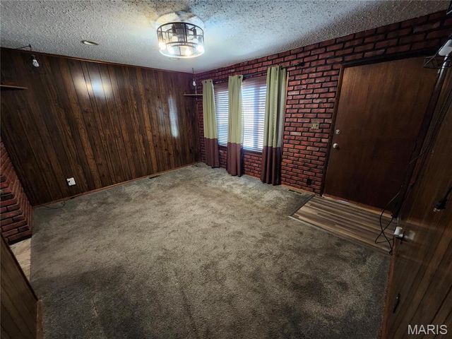 2817 MARYVILLE Road, Granite City, IL 62040