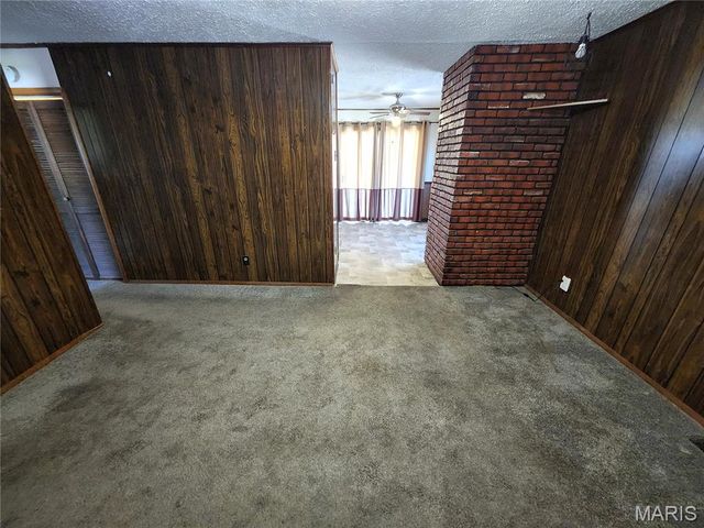 2817 MARYVILLE Road, Granite City, IL 62040