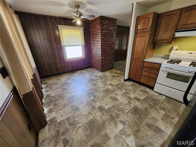 2817 MARYVILLE Road, Granite City, IL 62040