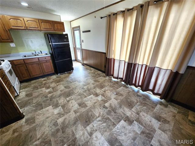 2817 MARYVILLE Road, Granite City, IL 62040