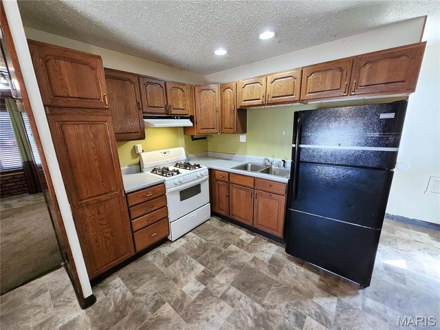 2817 MARYVILLE Road, Granite City, IL 62040