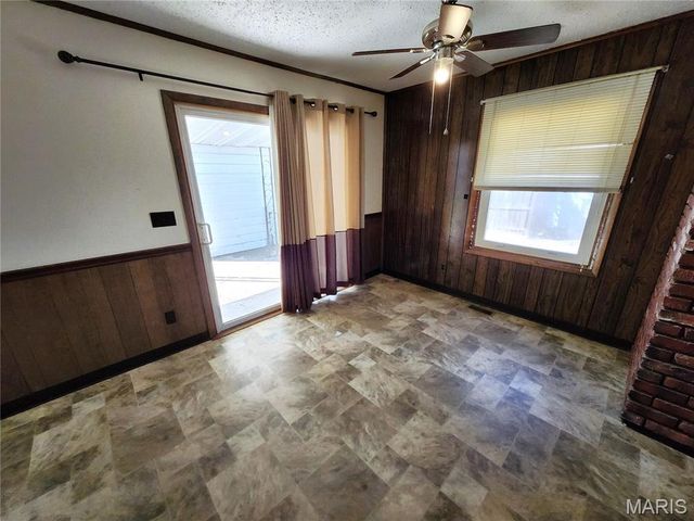 2817 MARYVILLE Road, Granite City, IL 62040