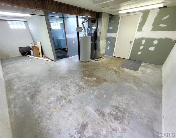 2817 MARYVILLE Road, Granite City, IL 62040