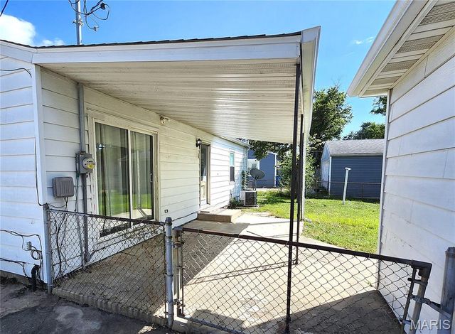 2817 MARYVILLE Road, Granite City, IL 62040