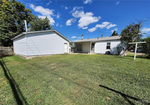 2817 MARYVILLE Road, Granite City, IL 62040