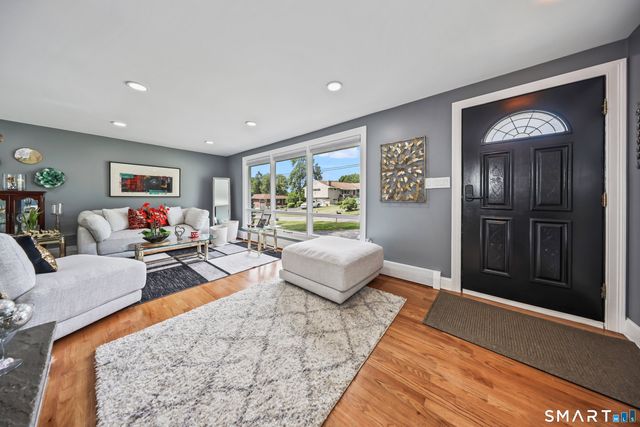 2 Northwood Drive, Middlebury, CT 06762